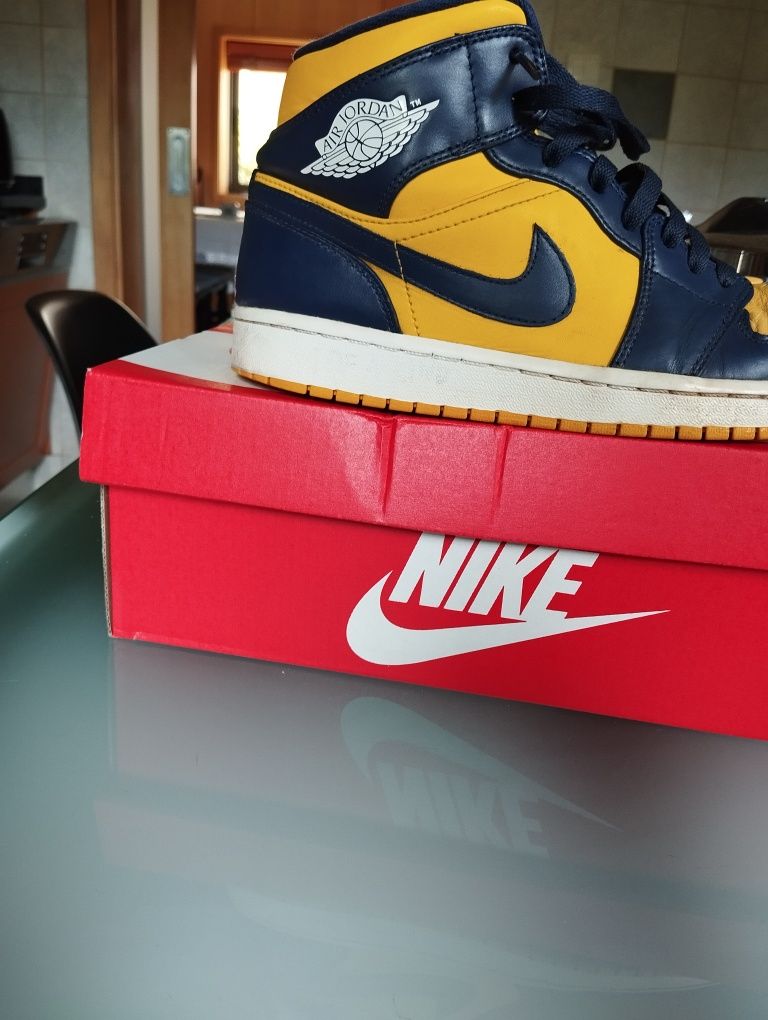 Air Jordan 1 Mid Yellow/Blue