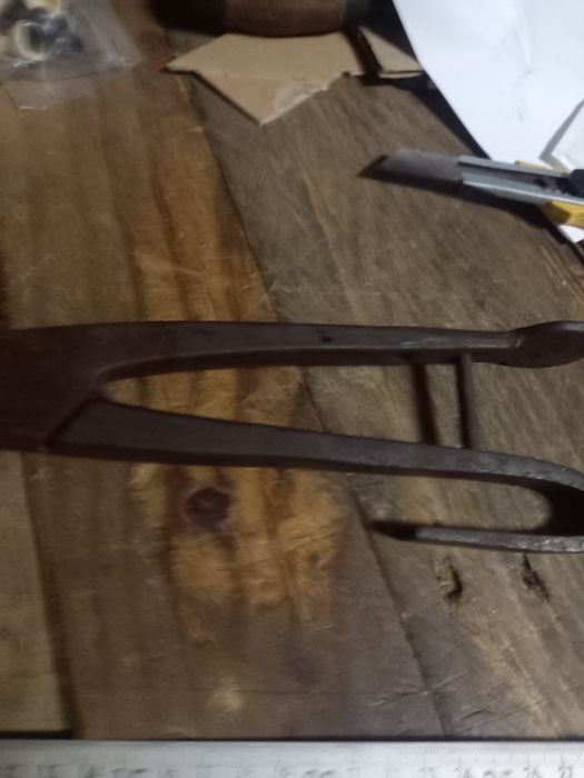 Tesoura Antiga de cortar chapa.