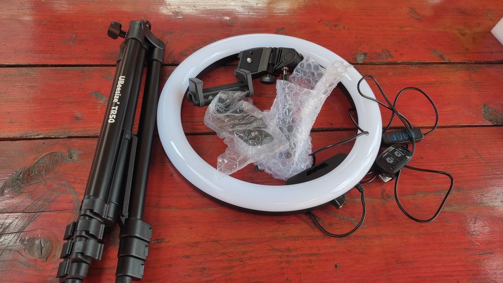 Світлодіодна кільцева лампа