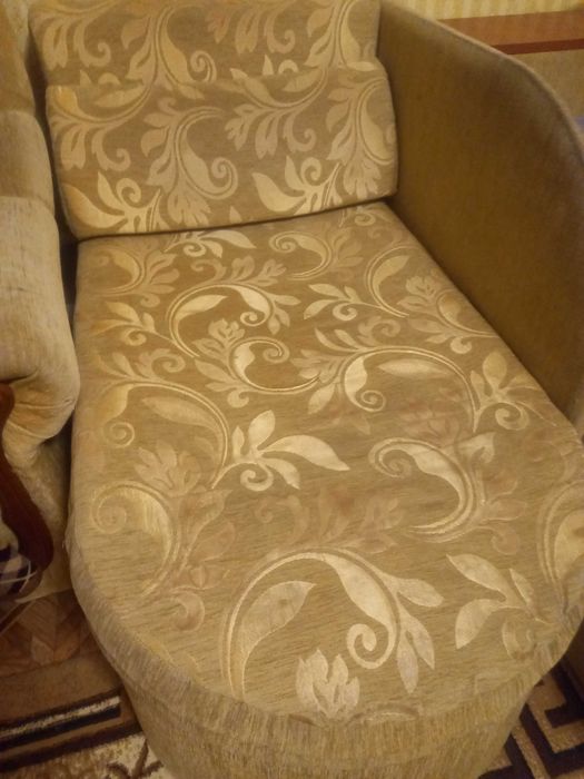 Продам диван. Розкладається.