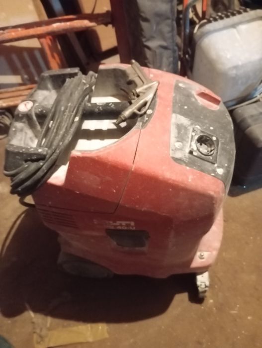 Aspirador hilti a trabalhar bem