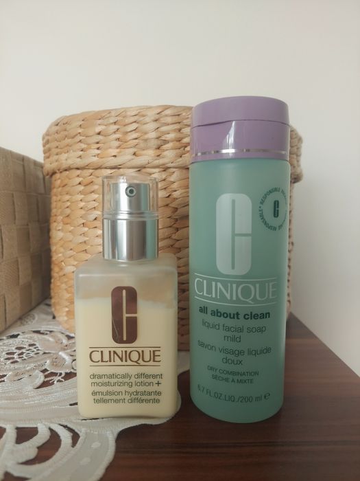 Clinique - Dramatically Different Moisturizing Lotion All About Clean