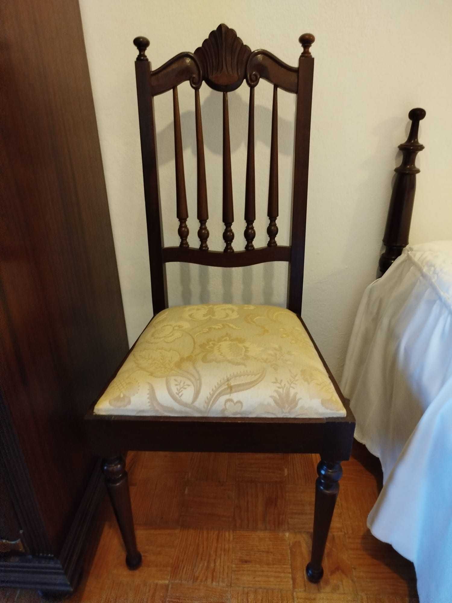 Quarto antigo completo