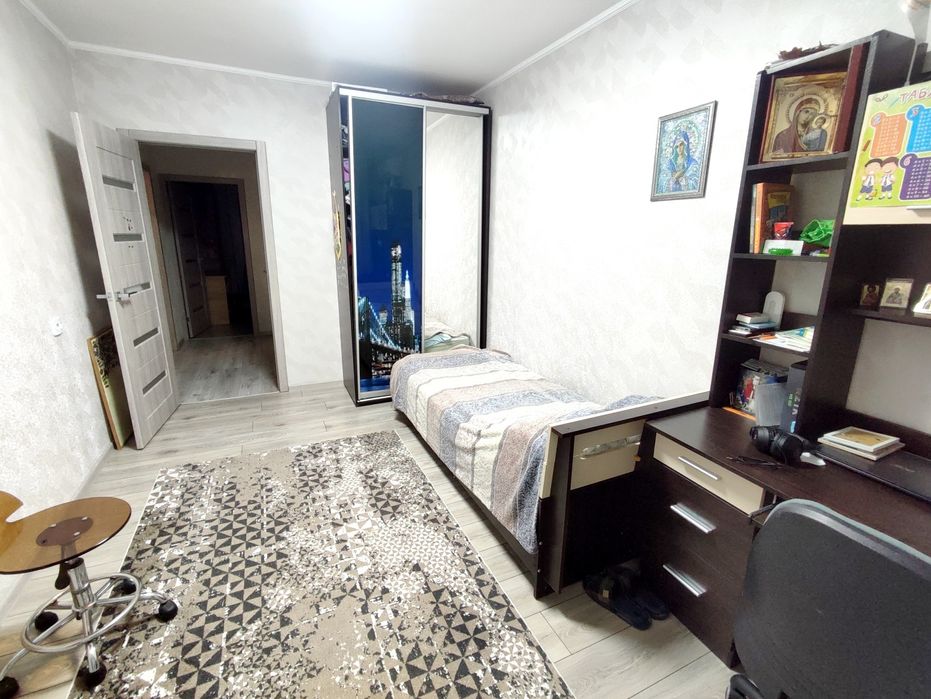 Продам 4к.квартиру з ремонтом на 1поверсі вул.ЗСУ біля ринку