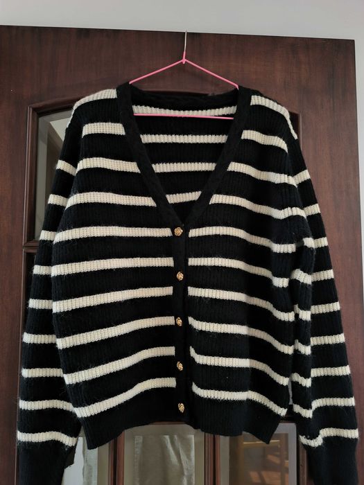 Casaco de malha com botões em rosa