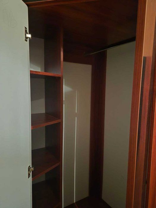 Комплект меблів у кімнату, з двох окремих частин