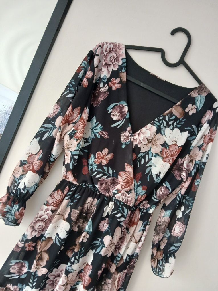Sukienka w kwiaty