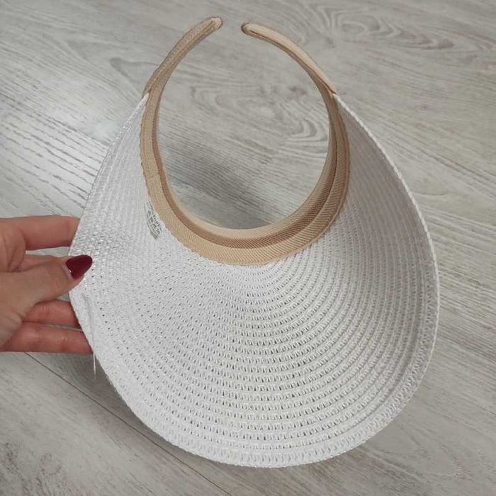 Daszek przeciwsłoneczny biały