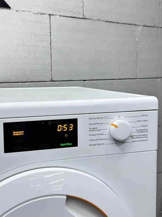 Німецька сушильна машина Miele TDB 220 WP з тепловим насосом