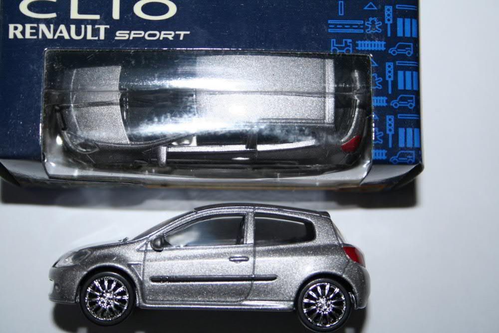 Машинки-модельки Франция