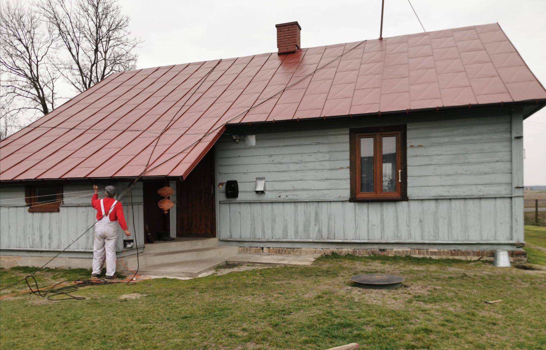 Malowanie dachów, elewacji. Prace wysokościowe. Wycinka drzew