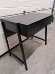 Małe biurko czarne struktura drewno 84cm podstawa czarny ZMONTOWANE C4