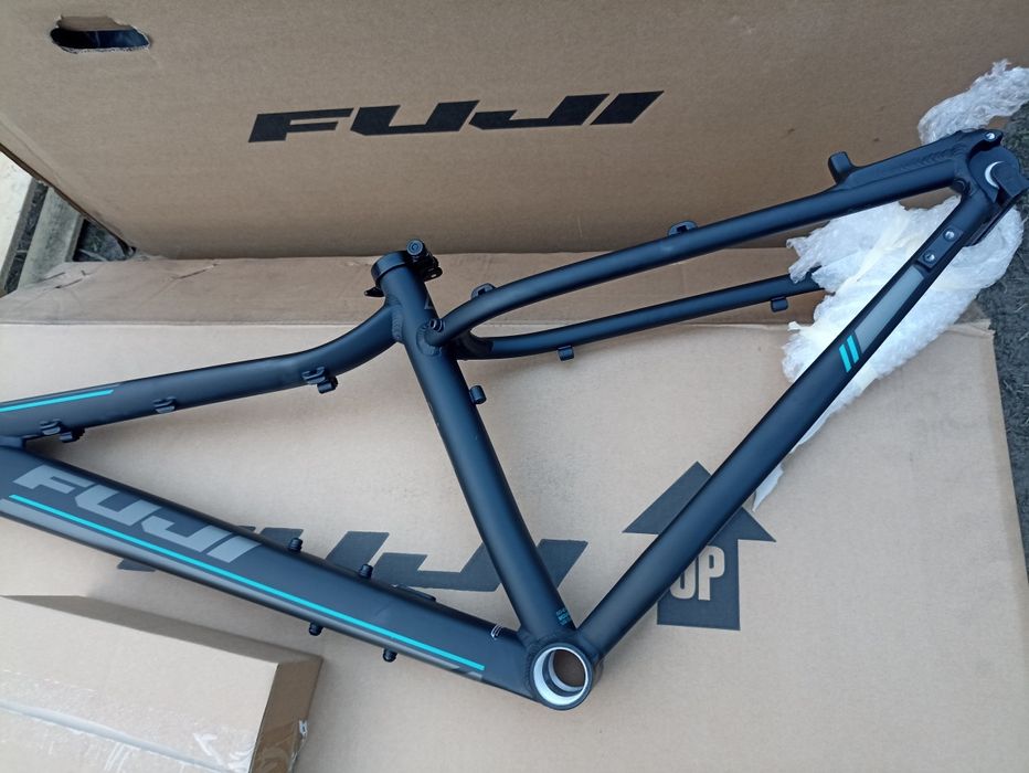 Nowa rama Fuji Cube kross trek 27.5  15  + stery zacisk w kpl disc