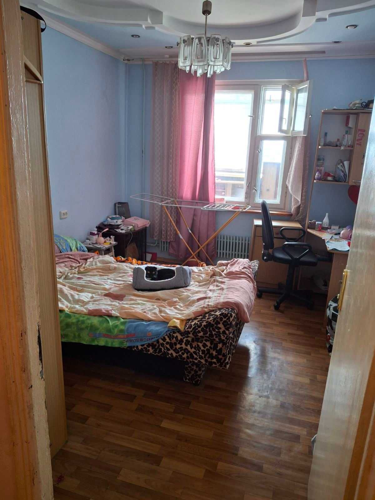 Продам 2-кімнатну квартиру на Троєщині