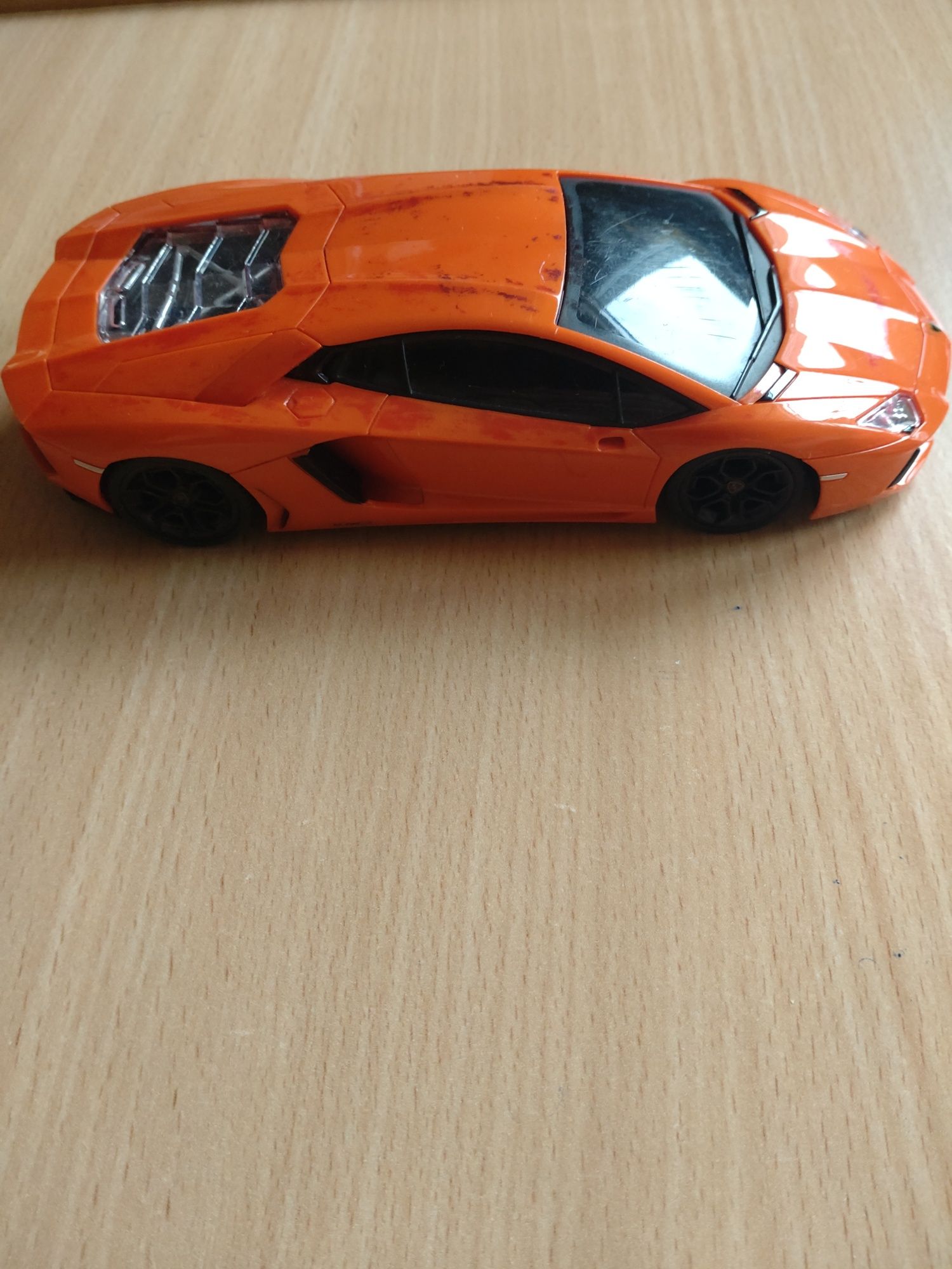 Model Lamborghini Aventador