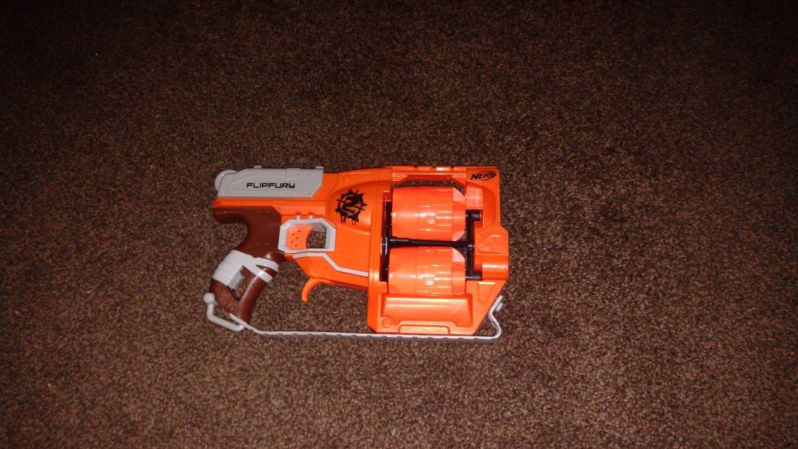 Nerf Zombie Strike Flipfury + magazynek