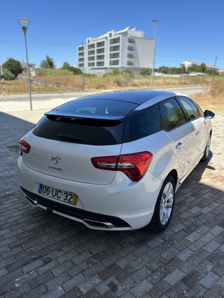 Citroën DS5 2.0 HDI Hybrid4 Allrad 13