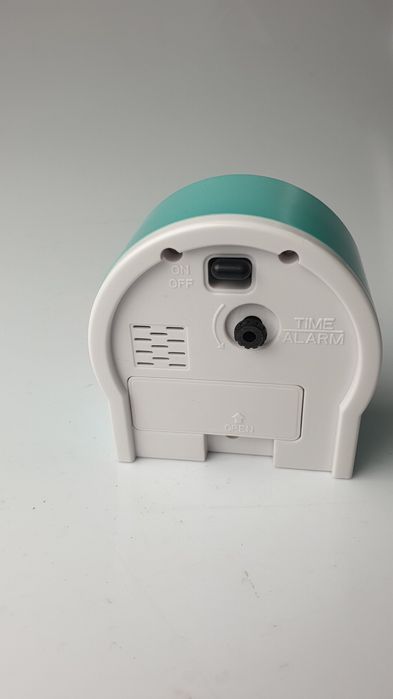 Budzik stojący ze wskazówkami