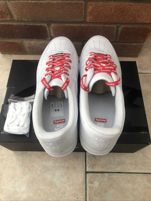 Buty meskie Trampk Nike Air Force 1 Low Supreme White R.45