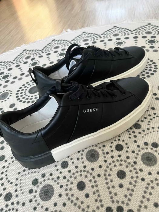 Buty sneakersy Guess jak nowe