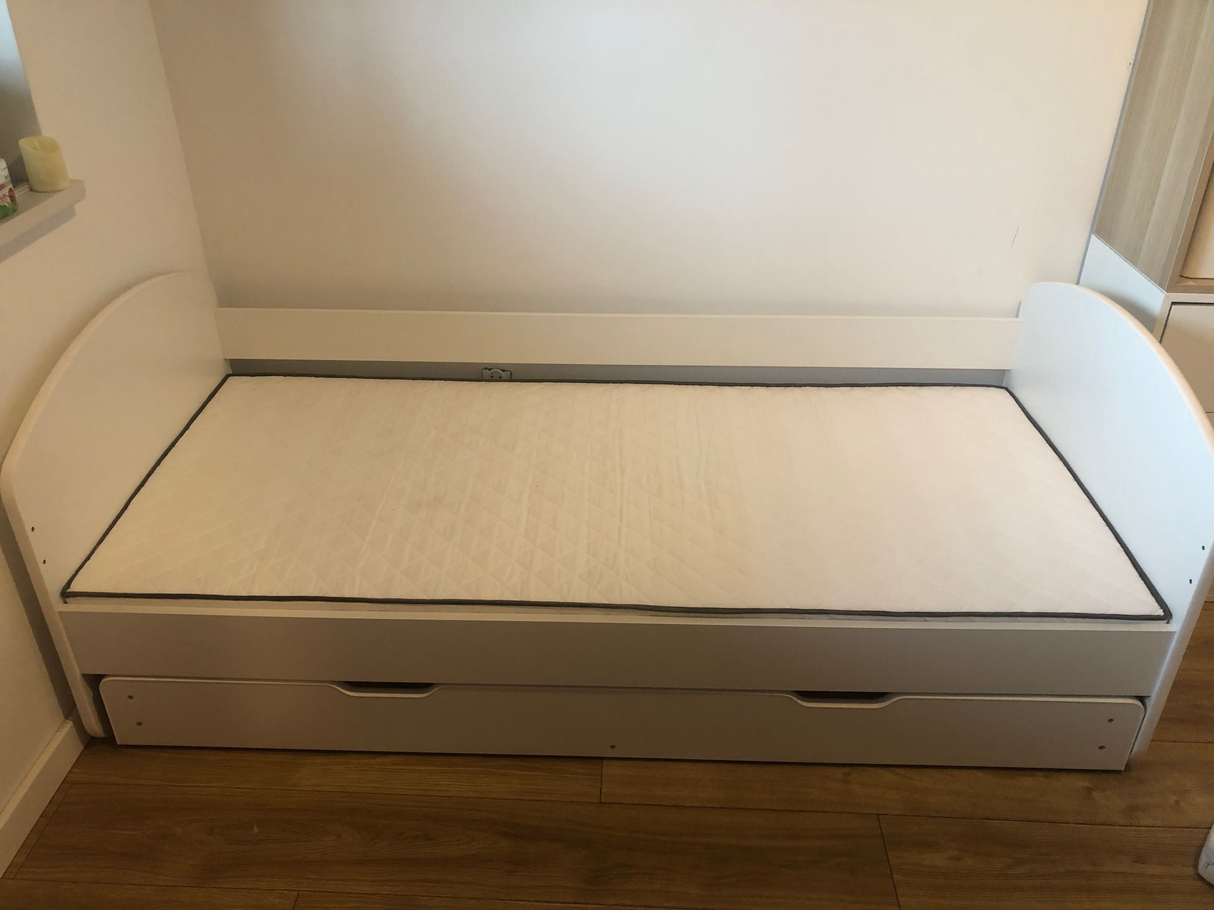 Łóżko białe 180x80 ACMA ll szuflada + dwa materace gratis