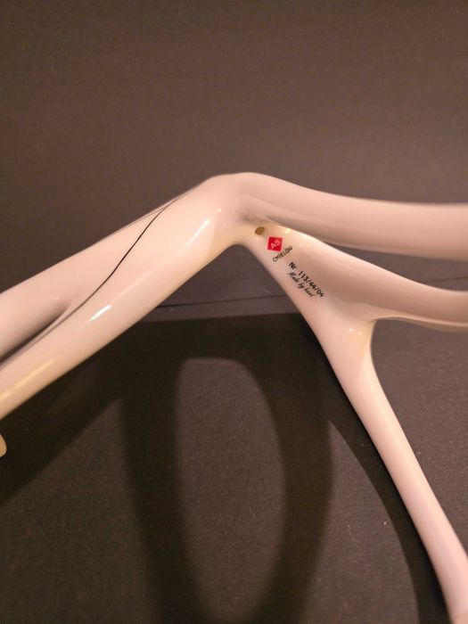 Figurka Ćmielów "Sarna" projekt Lubomir Tomaszewski