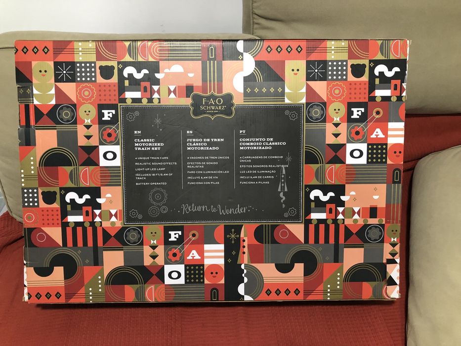 Comboio motorizado FAO Schwarz (NOVO)