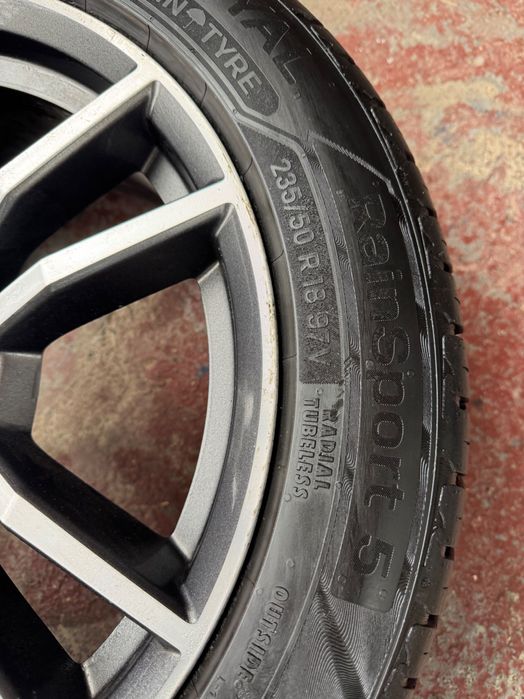 Sprzedam komplet felg mustang z oponami R18 8J ET40, 5x114,3
