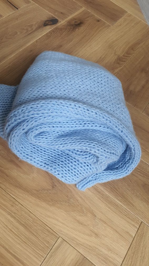 Błękitny niebieski kardigan do kolan sweterek miękki unjwersalny