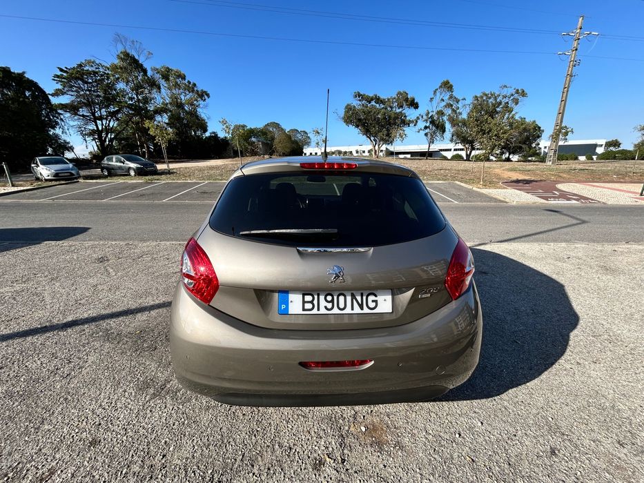 Peugeot 208 1.6hdi Allure Caixa Automática
