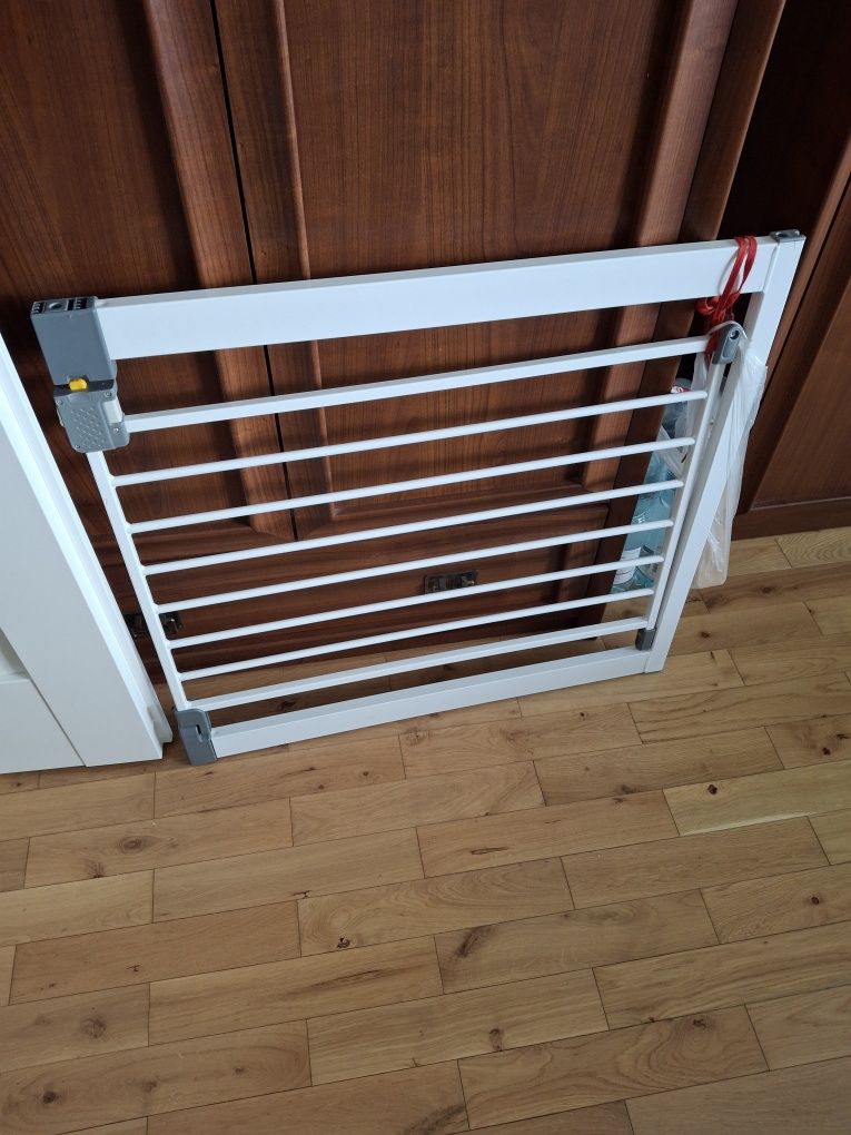 barierka zabezpieczająca safety 1st 73-80cm