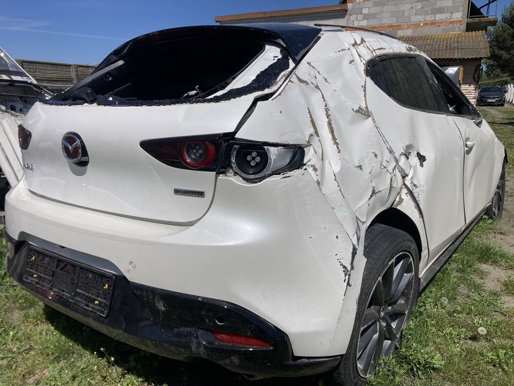 Mazda 3 uszkodzona 2019 rok