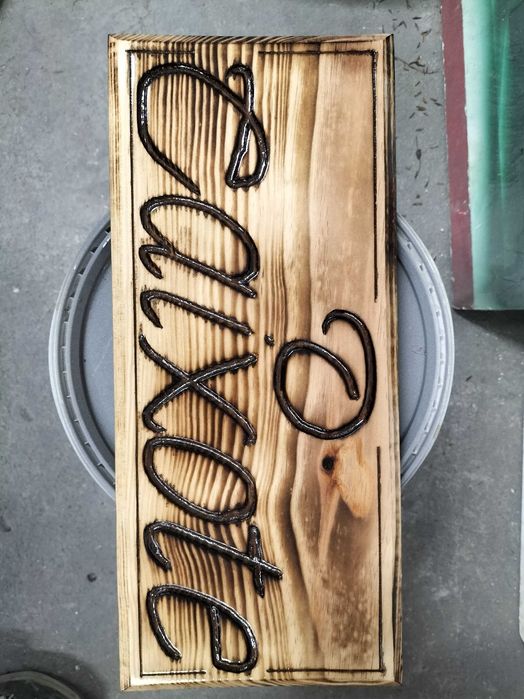 Trabalhos   personalizados em        madeira