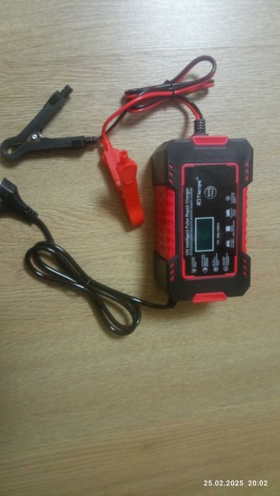 Зарядний пристрій акумулятора