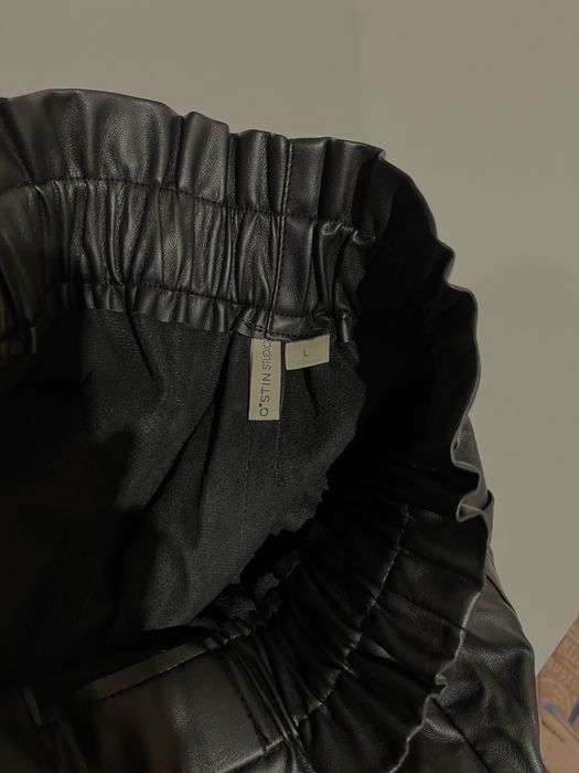 Стильні шкіряни чорні шорти