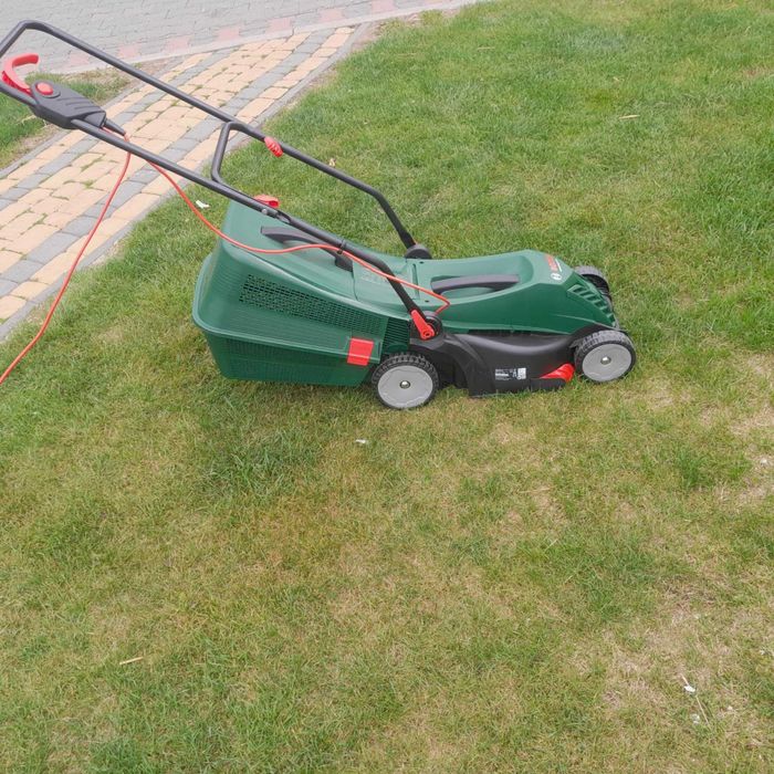 Kosiarka elektryczna Bosch UniversalRotak 34-410 nowa 1300 Wat