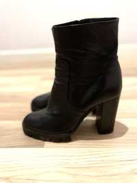 Vendo Botas pretas Uterque 38