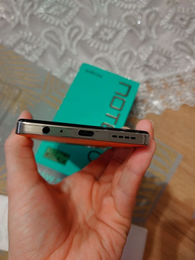 Infinix note 30 128gb/16. Ekran 120hz pomarańcz. 2 miesięczny