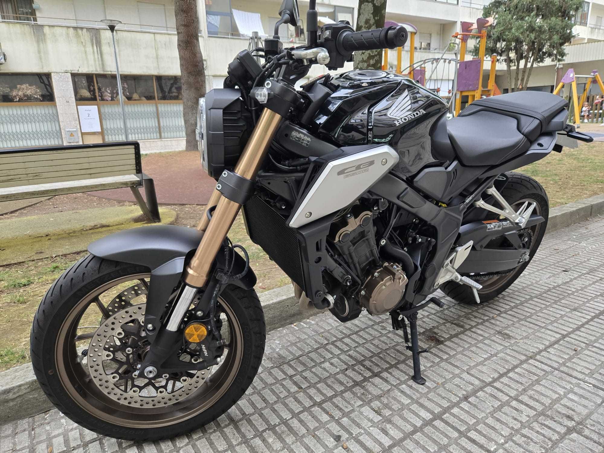 Vendo HOnda CB650R 2020