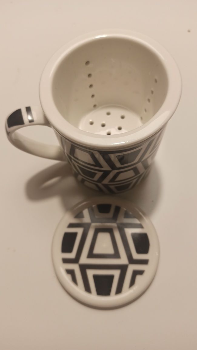 Kubek porcelanowy z zaparzaczem - 3 częścii
