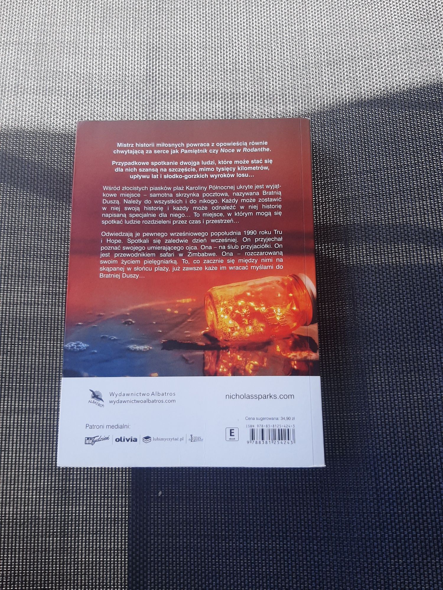 Ciekawa książka Z każdym oddechem Nicholas Sparks