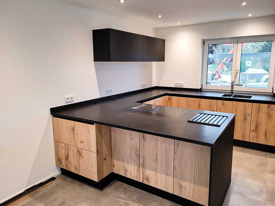 Meble na wymiar – kuchnie, szafy, garderoby | Profesjonalny montaż