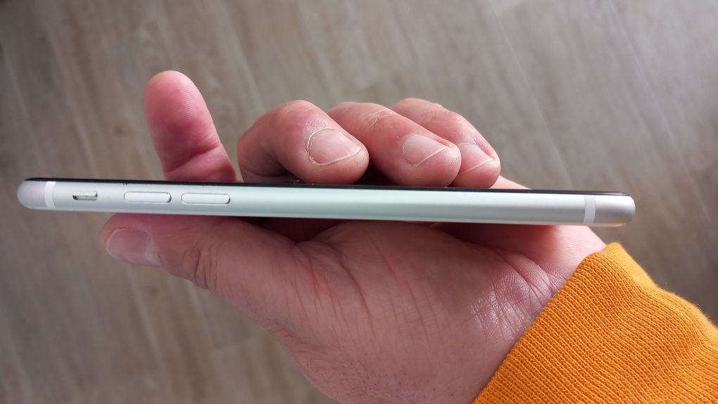 Iphone SE2020 Como novo