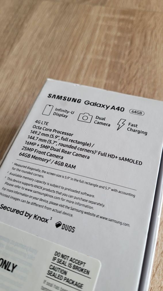 Samsung A40 niebieski 4/64Gb