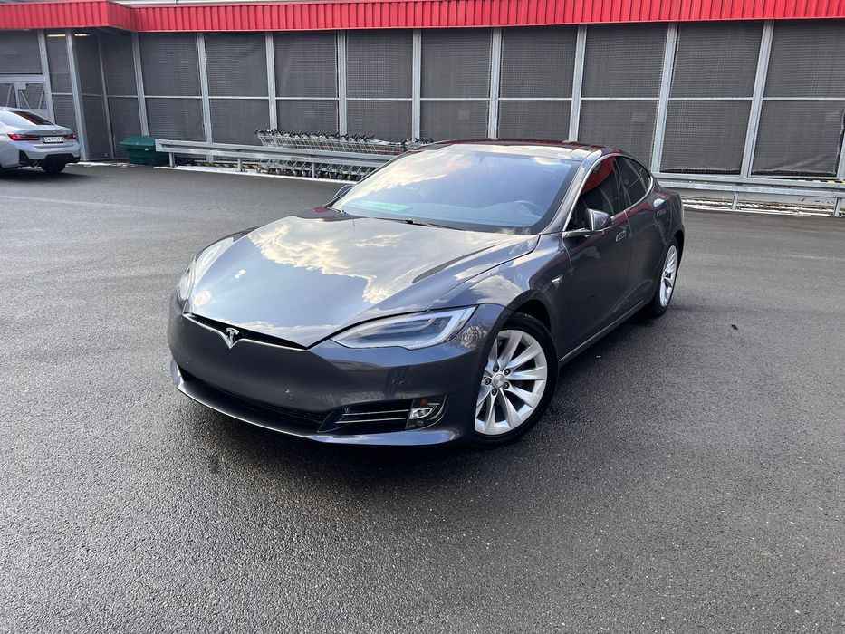 Tesla Model S oryginalny przebieg