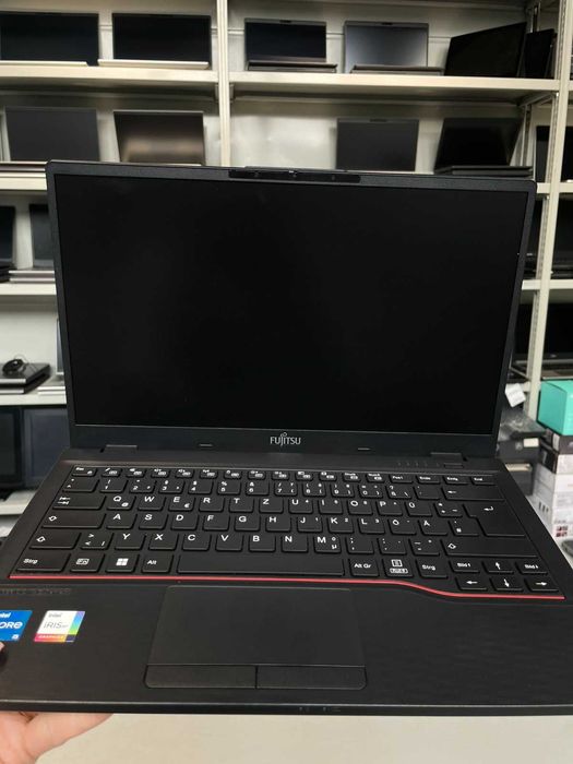 Fujitsu LIFEBOOK E5412 – легкий і зручний для роботи та навчання є30шт
