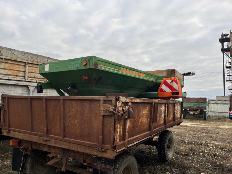 Розкидачі мінеральних добрив Amazone-18, 2013р