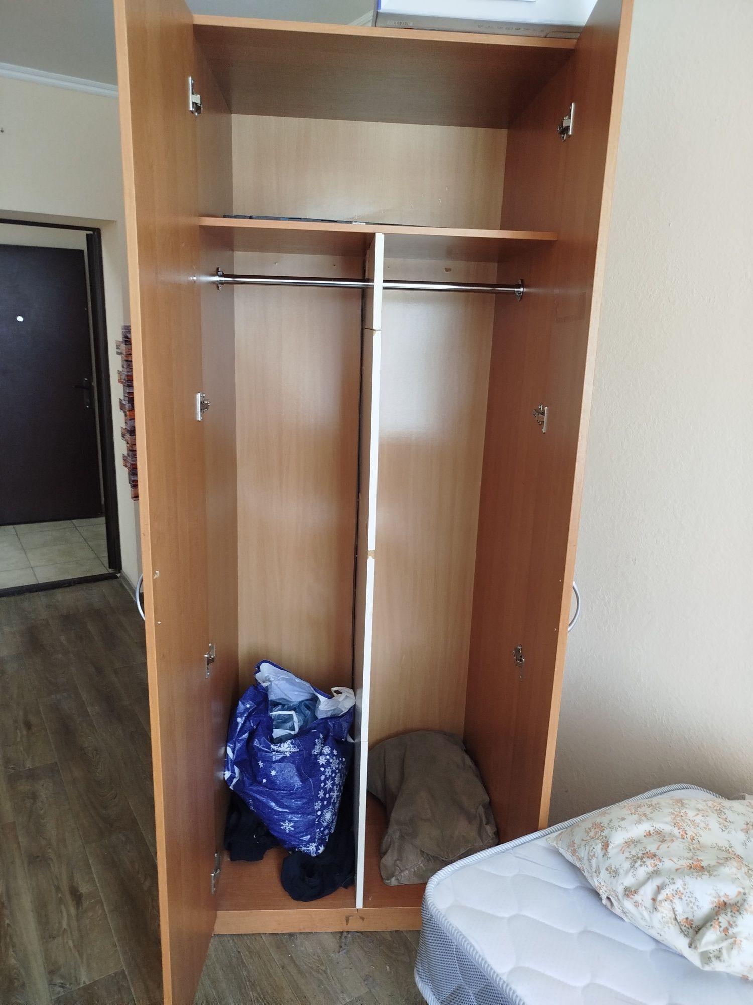 Продам шкаф в идеальном состоянии