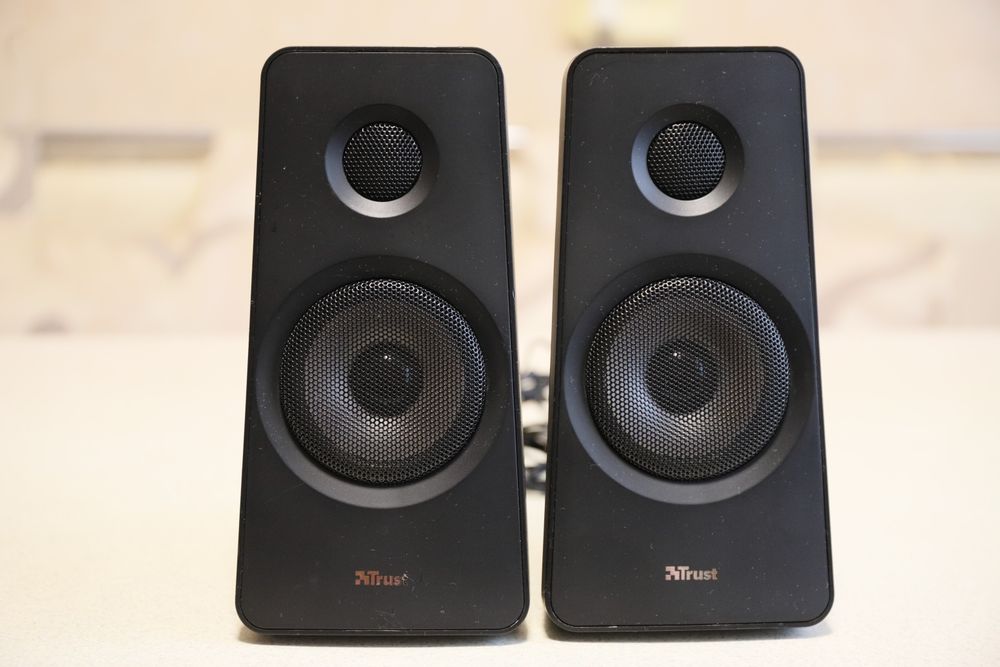 Trust  пассивные    колонки