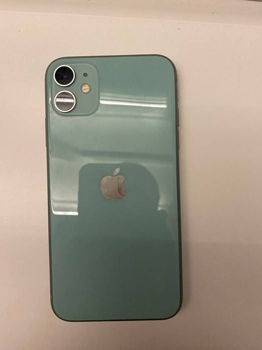 Айфон 11 із вздутою батареєю